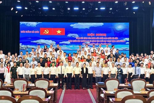Nhiều cán bộ y tế được khen thưởng sau đợt khám sức khỏe quân, dân ở Trường Sa
