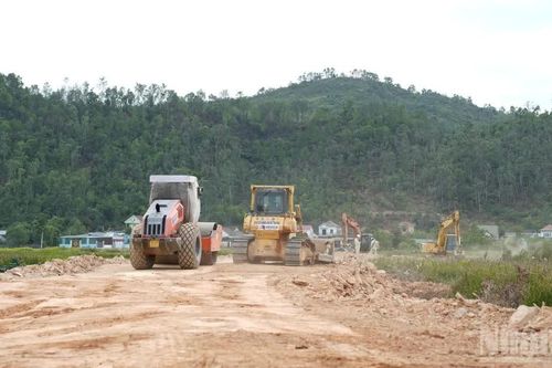 Dự án cao tốc Vinh-Thanh Thủy: Tiến độ giải phóng mặt bằng đoạn qua xã Kim Bảng rất chậm