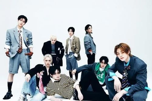 Stray Kids không ngủ quên trên chiến thắng