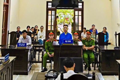 Lĩnh 12 tháng tù vì không trả gần 500 triệu đồng được chuyển nhầm