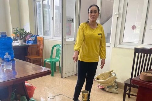 Bắt nữ đối tượng trộm lư hương tại đền thờ liệt sĩ Yên Tử