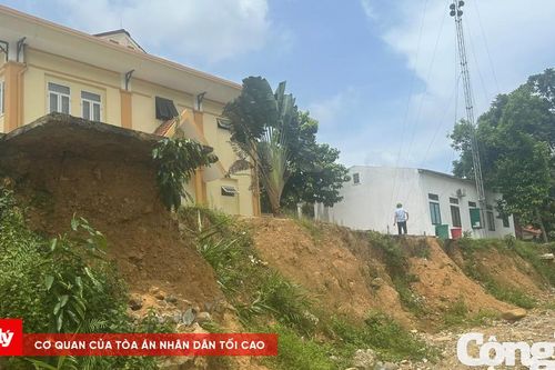 Sạt lở nghiêm trọng ở Thanh Hóa, nhiều hộ dân khẩn cấp sơ tán