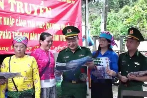 Đưa pháp luật đến tận phiên chợ vùng cao