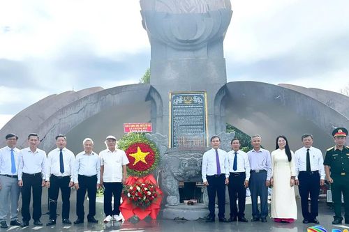 Kỷ niệm 52 năm Chiến thắng Thượng Đức