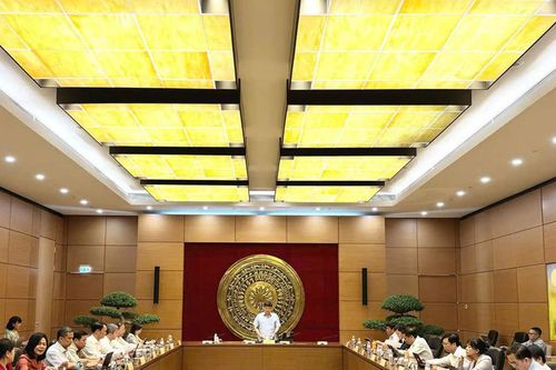 Cắt giảm thủ tục hành chính phải đi đôi với quản lý rủi ro, bảo vệ quyền lợi người dân