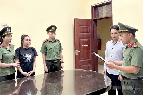 Khởi tố đối tượng tổ chức cho người khác trốn đi nước ngoài