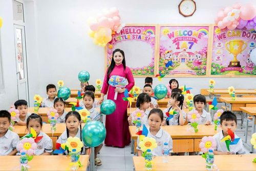 Chính phủ quy định chế độ với hiệu trưởng, hiệu phó dôi dư nghỉ việc sau sắp xếp