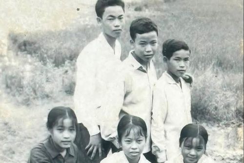 Người 58 năm giữ bức ảnh giống kỷ vật dưới mộ liệt sĩ ở Đồng Nai