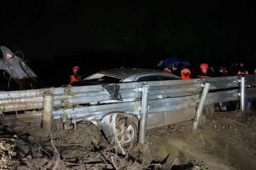 [Video] Nhiều hộ dân sơ tán khẩn, Sơn La công bố tình huống khẩn cấp về thiên tai