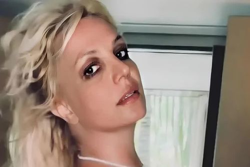 Britney Spears bất ổn