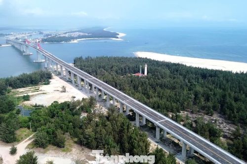 Chốt thời hạn đặt tên cầu vượt 2.400 tỷ đồng