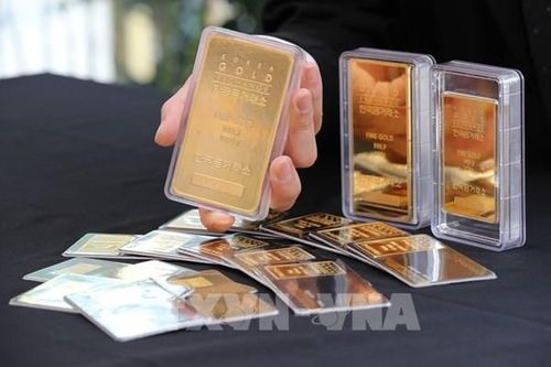 Giá vàng thế giới ghi nhận tuần tăng mạnh nhất trong bảy tháng