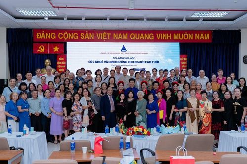 Dinh dưỡng khoa học – Chìa khóa vàng cho sức khỏe người cao tuổi