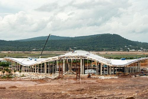 25.000 tấn thép dần định hình mái nhà ga T2 sân bay Phú Quốc