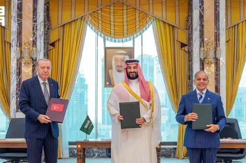 Arab Saudi, Pakistan và Thổ Nhĩ Kỳ ký thỏa thuận phòng thủ chung