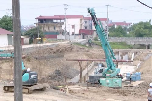 Hà Nội nâng cấp trạm bơm, đê điều trước mùa mưa bão