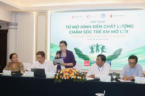 Làm gì để nâng cao chất lượng chăm sóc trẻ em mồ côi?