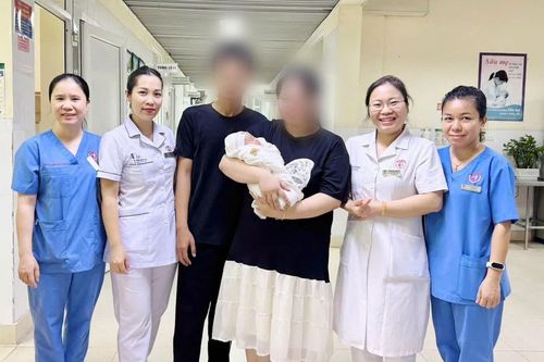 Hơn 60 ngày giành giật sự sống cho em bé sinh non 26 tuần