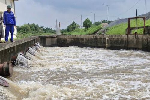 Xã Phú Xuyên: Tập trung tiêu úng, thoát nước sau những đợt mưa lớn kéo dài
