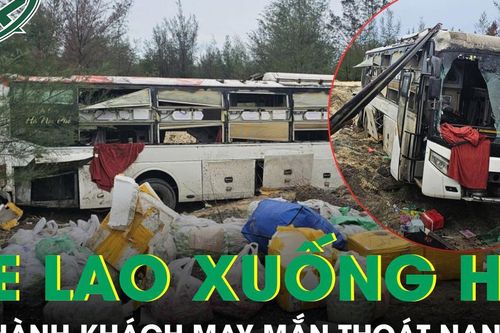 Xe khách lao xuống hố sâu trên đường tránh lũ, 18 hành khách may mắn thoát nạn