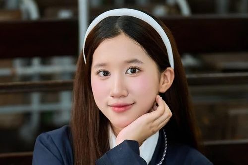 Sao nhí phim Đồng Hồ Đếm Ngược khiến khán giả xúc động với MV kể về tình mẹ