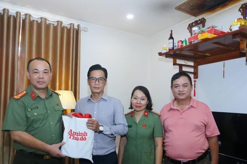 Người đặt viên gạch đầu tiên