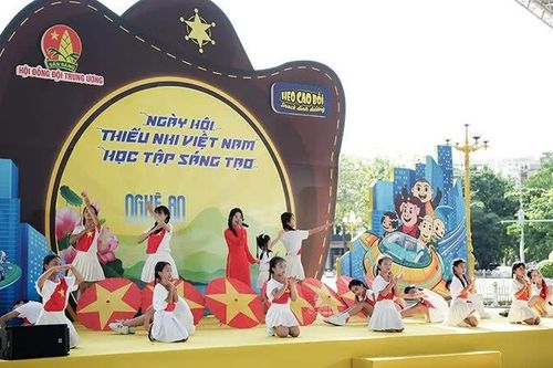 Triển khai 'Hành trình truyện tranh sáng tạo' trong thiếu nhi cả nước