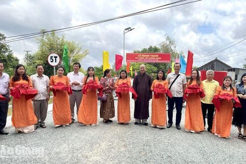Xã Nhơn Mỹ khánh thành cầu Hương Quản