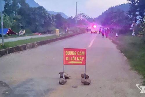 Xuất hiện hố sụt mới trên Quốc lộ 3B, đoạn qua xã Na Rì
