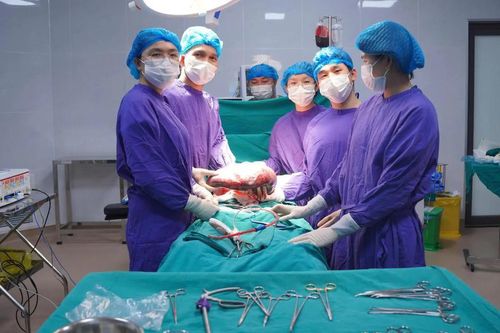 Gia Lai: Cắt thành công lá lách khổng lồ nặng 3,5kg, gấp 20 lần bình thường