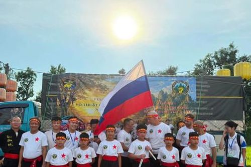 Festival Võ thuật quốc tế Hà Nội – 2026: Phía sau màn trình diễn ô tô chèn qua người của vị võ sư 62 tuổi