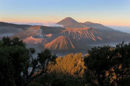 Đóng cửa núi lửa Bromo hút khách Việt gần đây