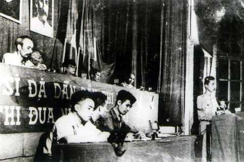 Tôn vinh 7 Anh hùng thi đua ái quốc đầu tiên
