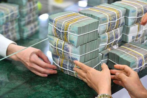 NHNN quay đầu bơm ròng gần 25.000 tỷ tuần qua, lãi suất liên ngân hàng tăng trở lại
