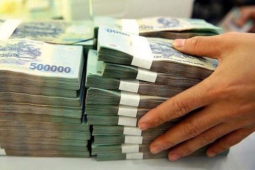Huy động tăng chậm hơn tín dụng, LDR một số ngân hàng neo sát ngưỡng tối đa