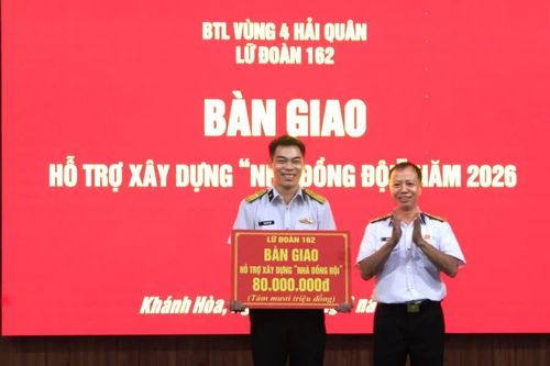 Lữ đoàn 162 bàn giao kinh phí hỗ trợ xây dựng "Nhà đồng đội"