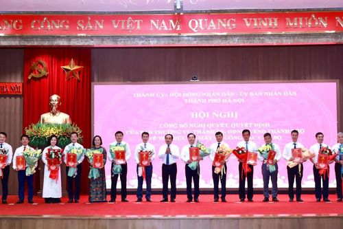 Hà Nội điều động, bổ nhiệm loạt cán bộ lãnh đạo sở, ngành và xã, phường