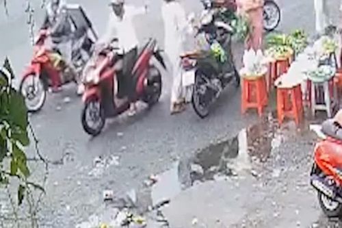 Thanh niên giật dây chuyền vàng để bạn gái bán lấy tiền trả nợ