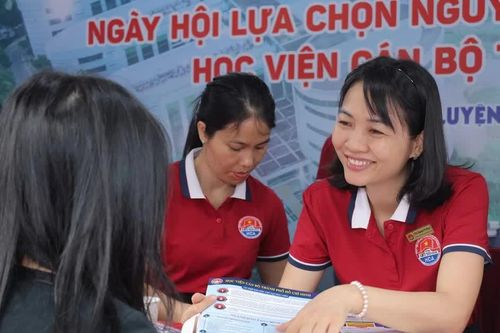 Ngành Luật lấy điểm chuẩn cao nhất Học viện Cán bộ TPHCM