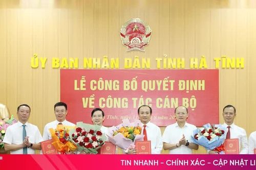 UBND tỉnh Hà Tĩnh công bố các quyết định về công tác cán bộ