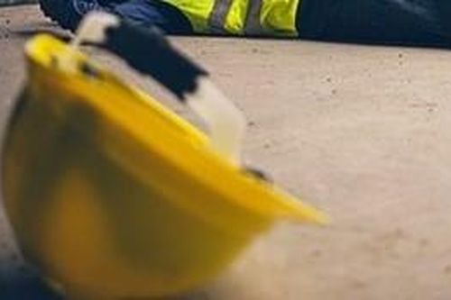 Xe tự chế rơi từ tầng 19 đè chết một thanh niên đang làm việc tại tầng 1
