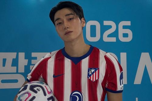 Nam thần tượng hot nhất ATEEZ gây tranh cãi