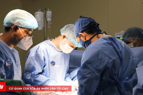 Đại phẫu loại bỏ u lạc nội mạc tử cung xâm lấn trực tràng, niệu quản