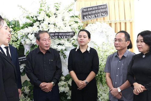 Đoàn lãnh đạo Ban Tuyên giáo và Dân vận Thành ủy Đà Nẵng viếng Chủ tịch Quốc hội Lào Xaysomphone Phomvihane