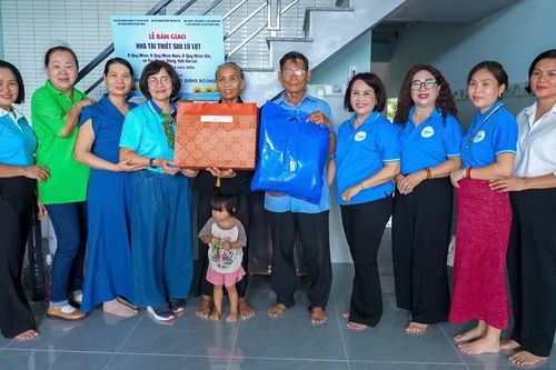 Gia Lai: Bàn giao 6 “Mái ấm tình thương” cho phụ nữ khó khăn