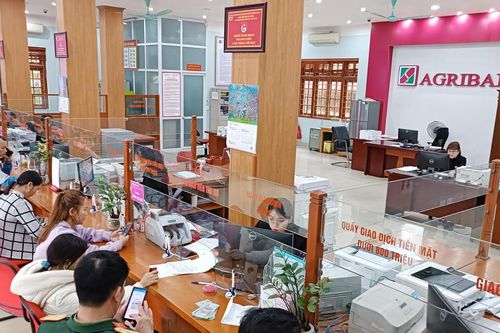 Lào Cai đặt mục tiêu 95% người từ 15 tuổi có tài khoản giao dịch