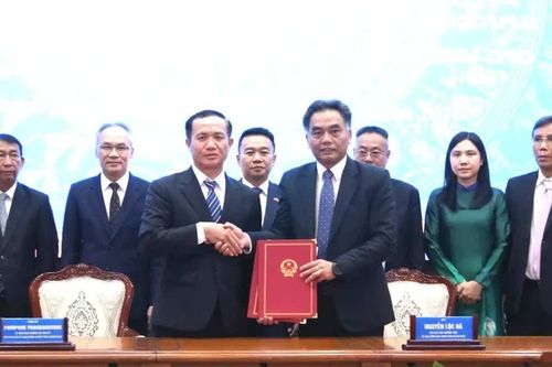 TPHCM và tỉnh Champasak ký Bản ghi nhớ hợp tác giai đoạn 2026-2030
