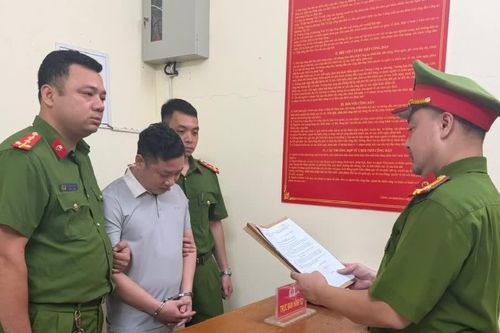 Khởi tố nhân viên tài chính tham ô tiền thu hồi nợ của khách hàng