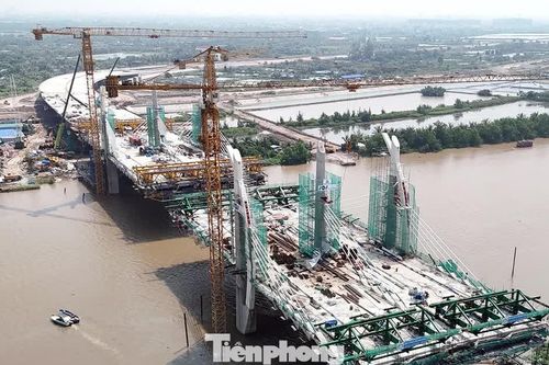 Cầu 2.500 tỷ ở Hải Phòng tăng tốc thi công, sắp nối đôi bờ Lạch Tray