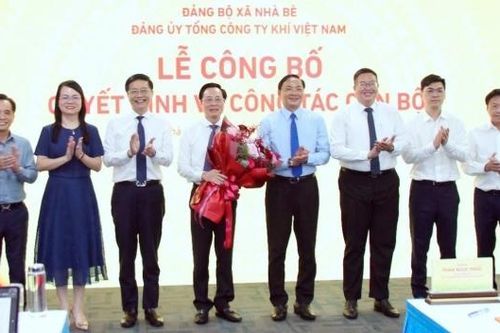 Đồng chí Bùi Minh Tiến giữ chức Bí thư Đảng ủy PV GAS